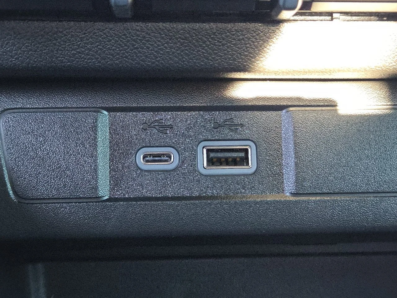 New 2026 Sterling Metallic GMC Elevation image 9