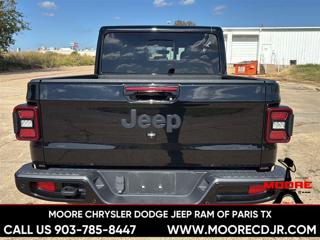 Used 2023 Black Clearcoat Jeep High Altitude image 6