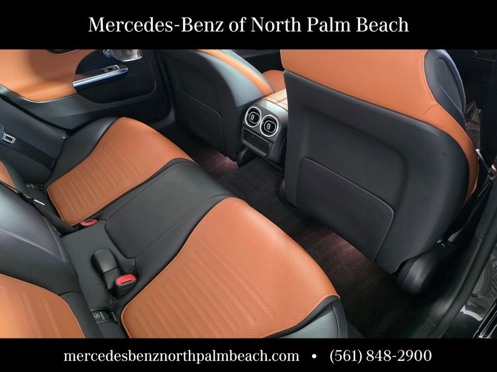 Certified Used 2023  Mercedes-Benz C 300 image 23