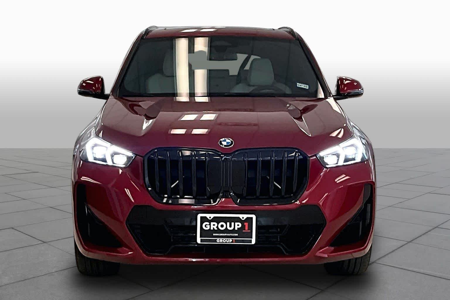 Used 2026 Vegas Red Metallic BMW xDrive28i image 3