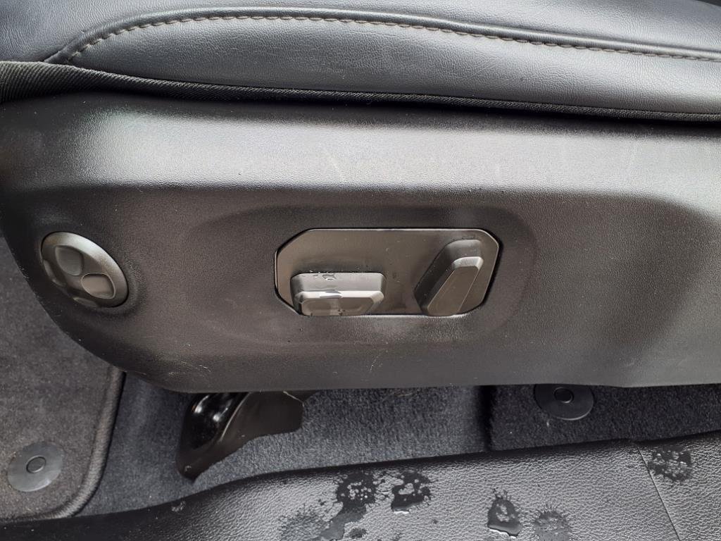 Used 2024 Black Clearcoat Jeep High Altitude image 5