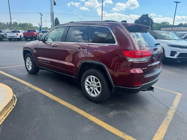 Used 2019 Velvet Red Pearlcoat Jeep Laredo E image 7