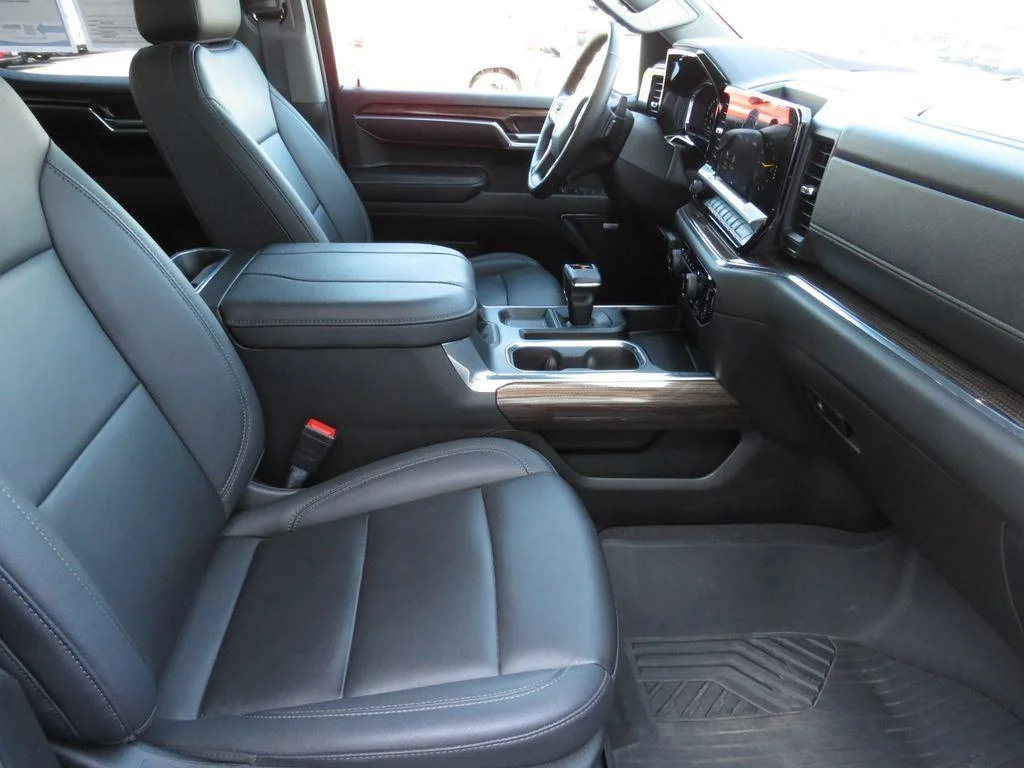 Used 2023 Glacier Blue Metallic Chevrolet RST image 21