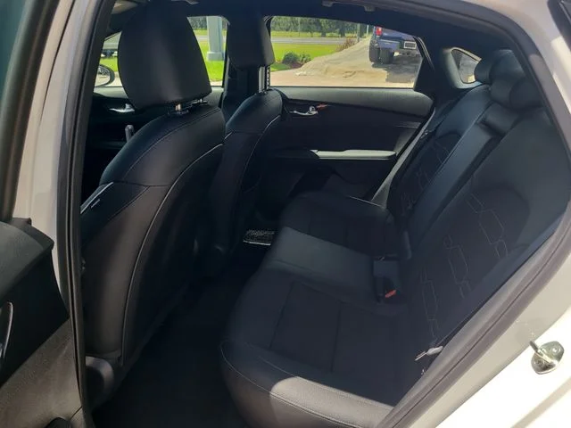 Used 2024  Kia GT-Line image 14