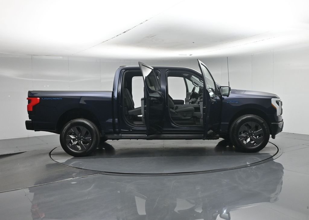 Used 2024 Blue Ford XLT image 5