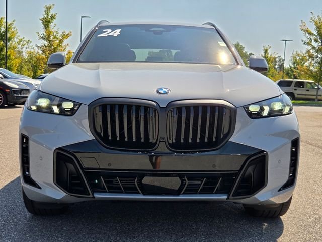 Used 2024 Gray BMW xDrive40i image 8