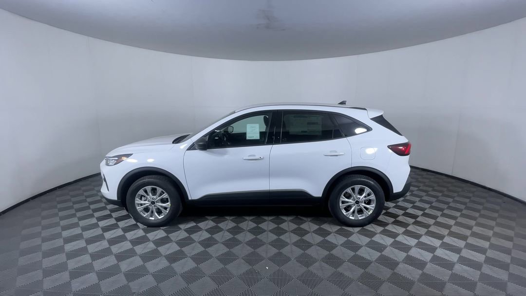 New 2026 Oxford White Ford Active image 6