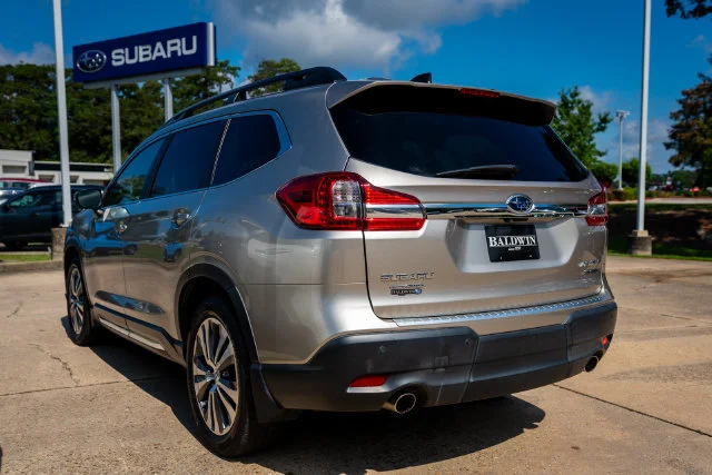 Used 2020 Tungsten Metallic Subaru Limited image 4