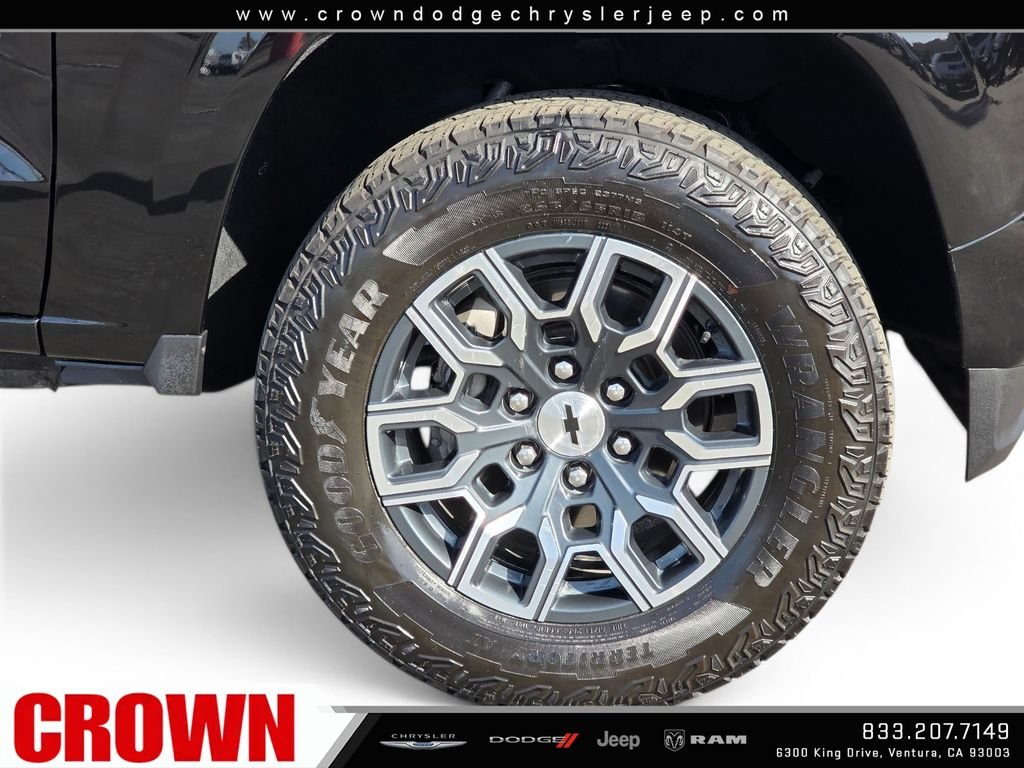Used 2023 Black Chevrolet Z71 image 39
