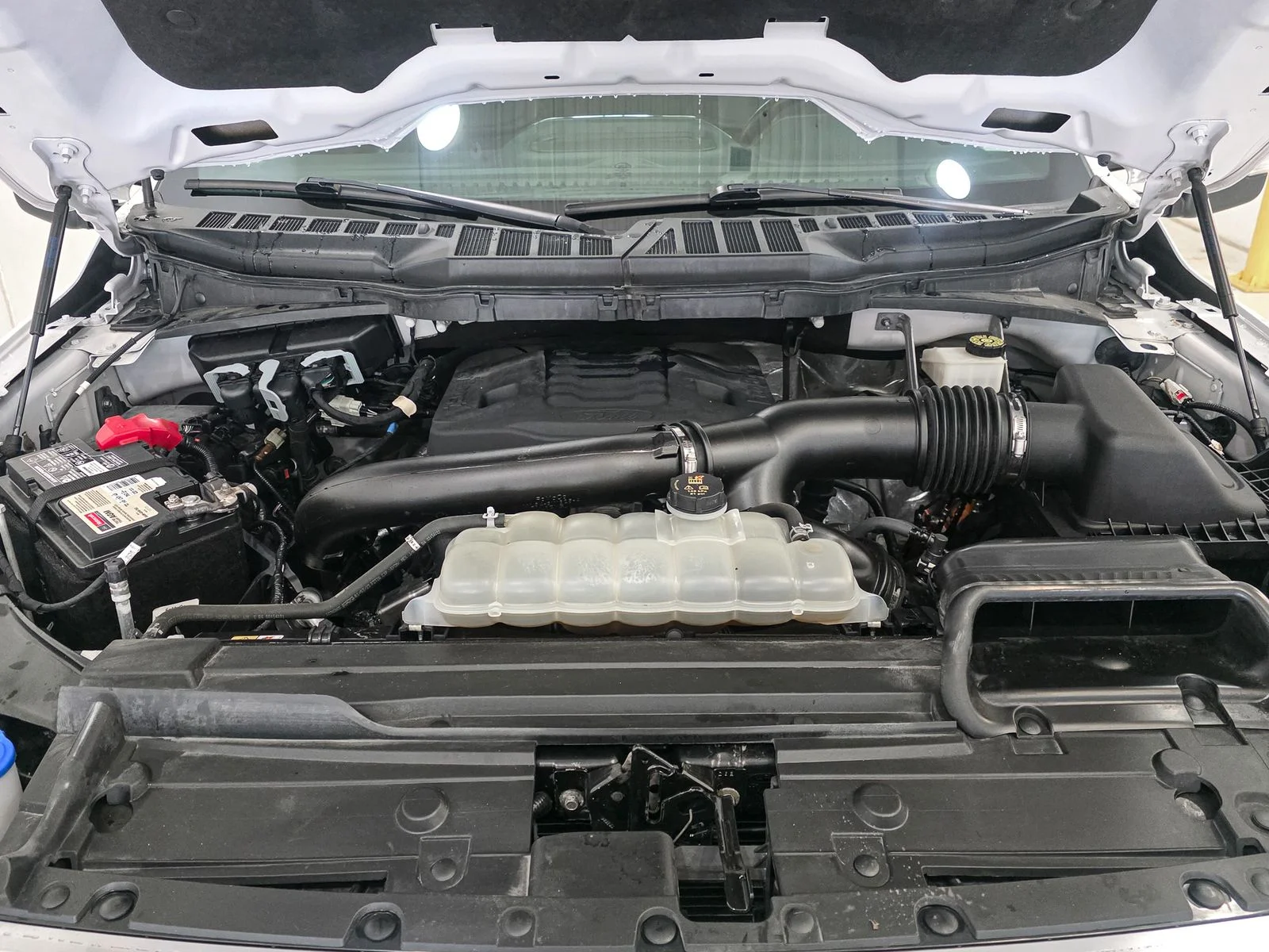 Used 2023  Ford Platinum image 16