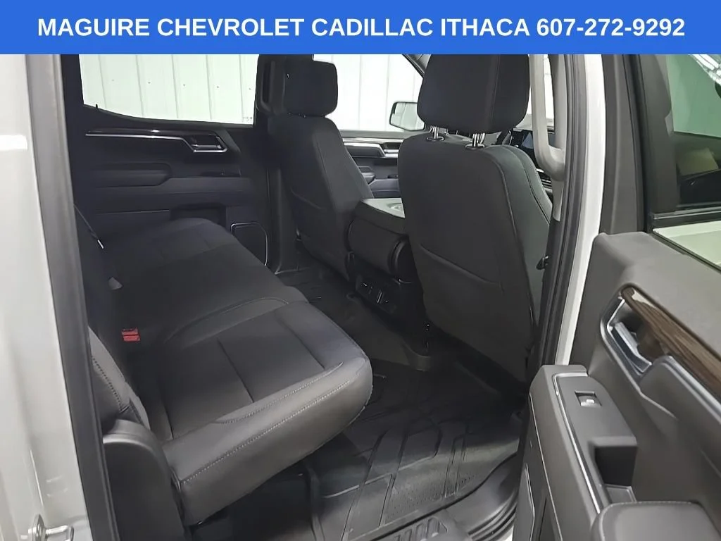 Used 2022 Summit White Chevrolet LT image 17
