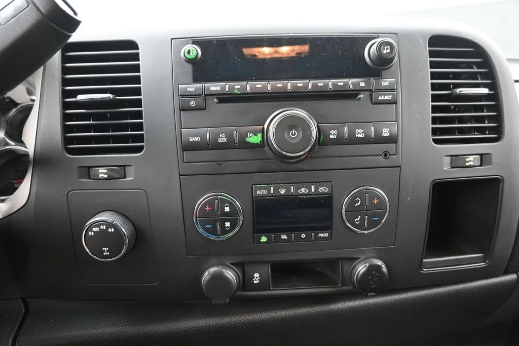 Used 2012 Black Chevrolet LT image 19