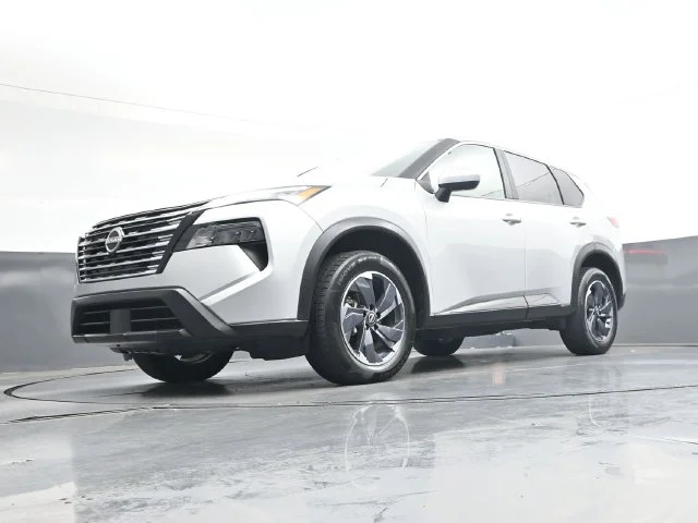 Used 2025 Brilliant Silver Metallic Nissan SV image 36