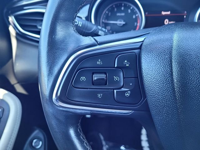 Used 2022 Red Buick Essence image 24