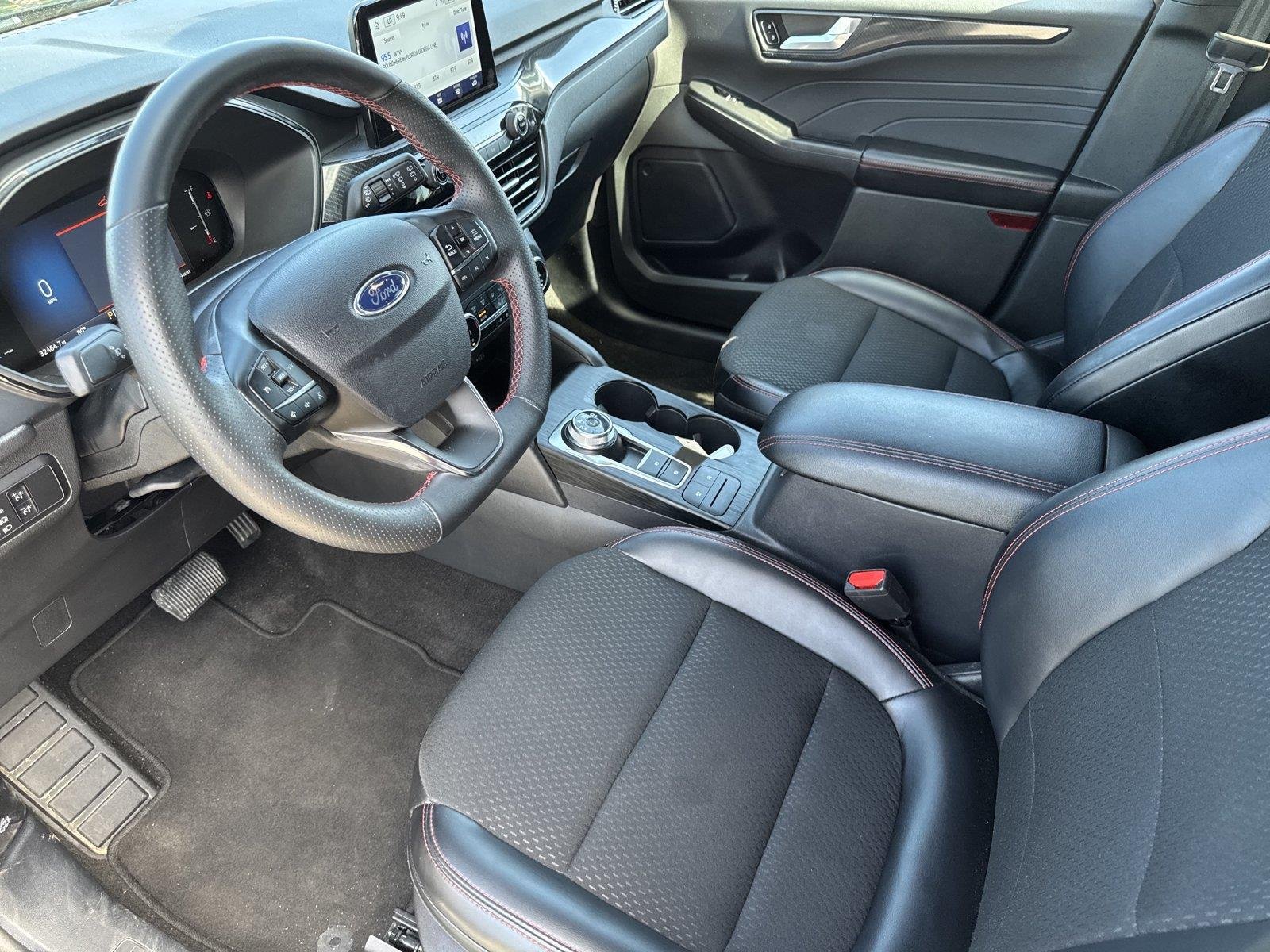 Used 2025 Agate Black Ford ST-Line image 9