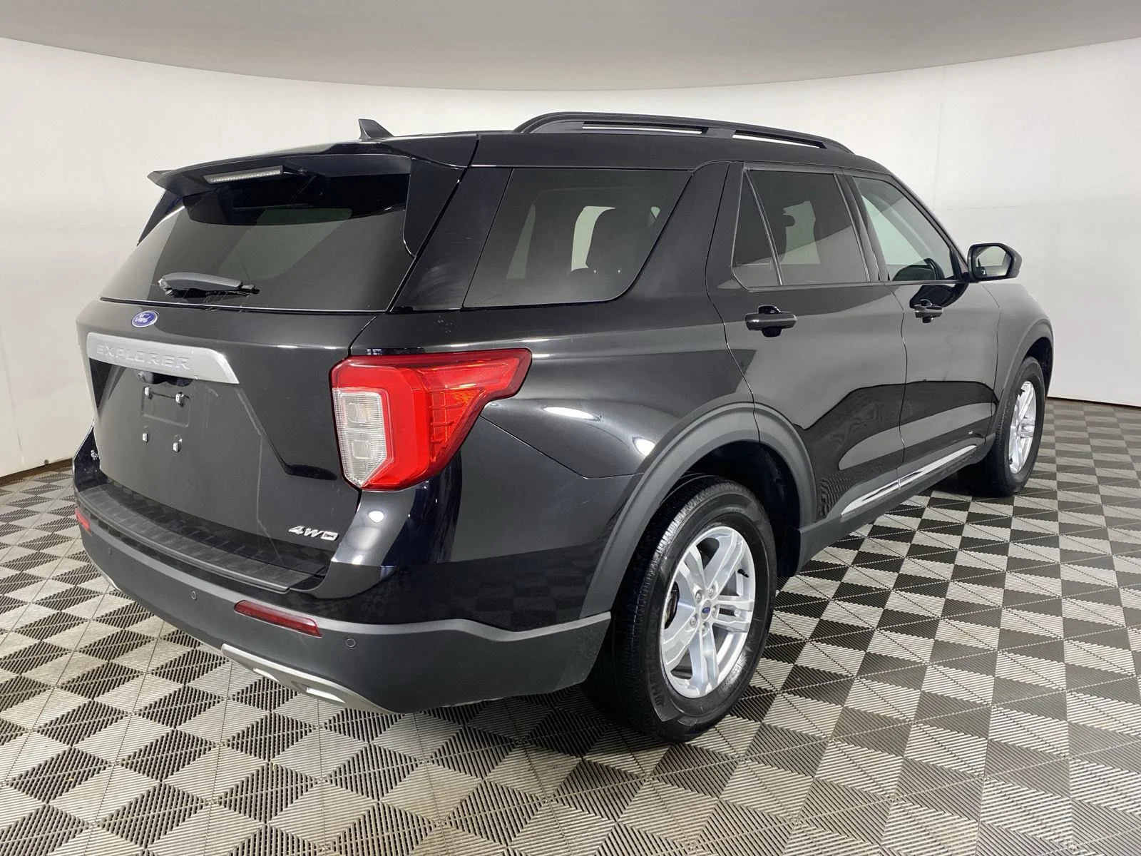 Used 2024 Agate Black Ford XLT image 10