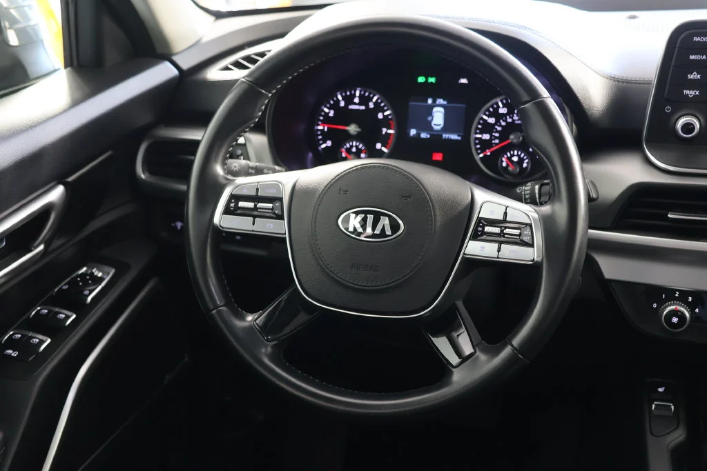 Used 2021 Silver Kia S image 10