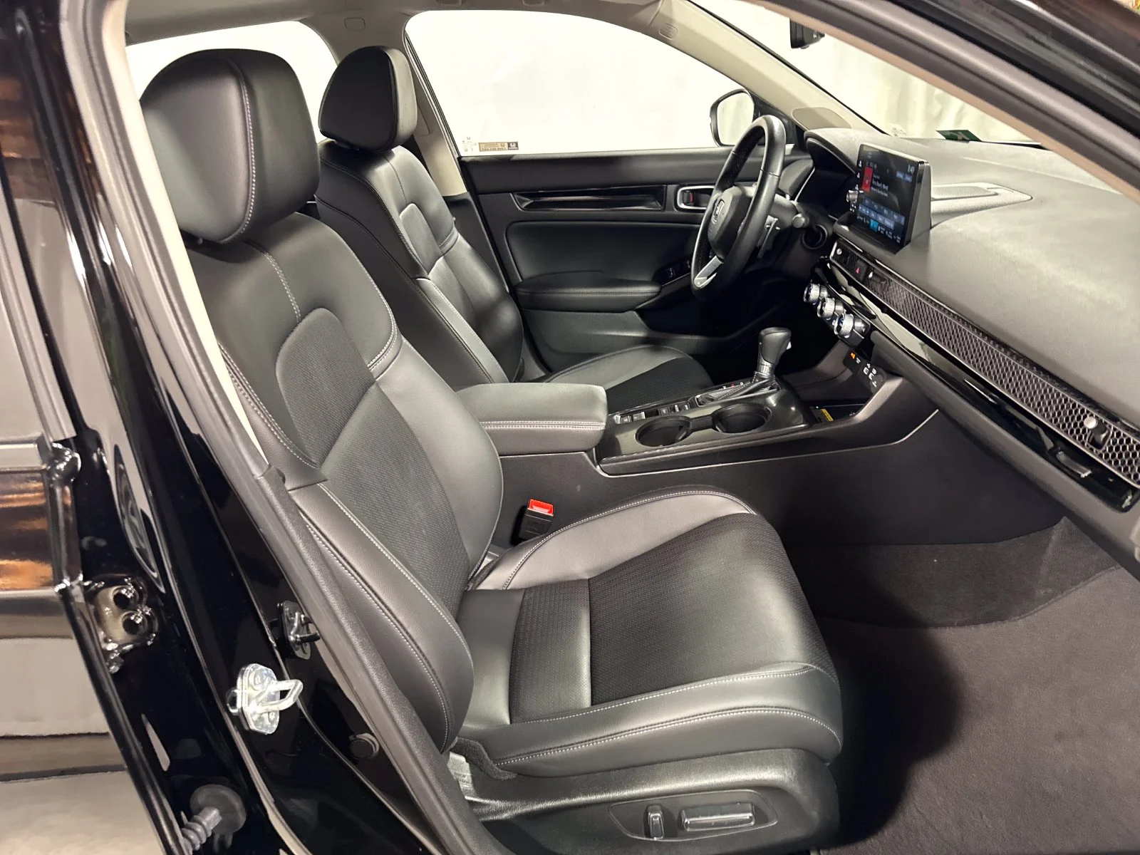 2024 Honda Civic Touring - Photo 22