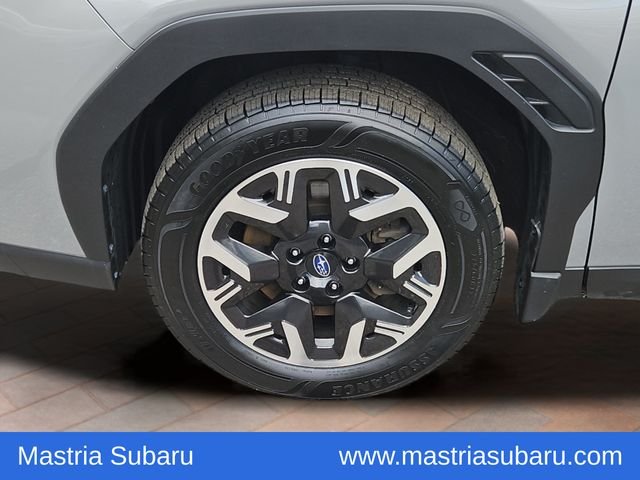 Used 2025 Pearl Subaru Premium image 28