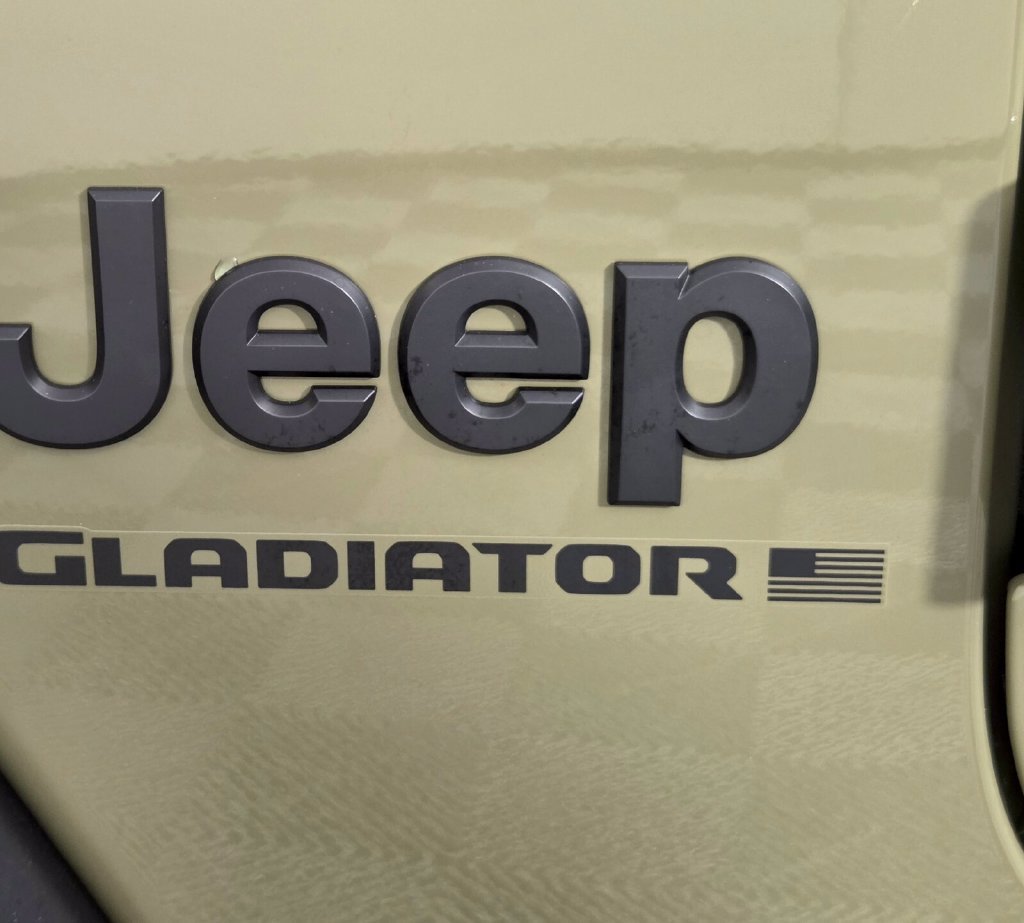 Used 2026 41 Jeep Sport S image 8