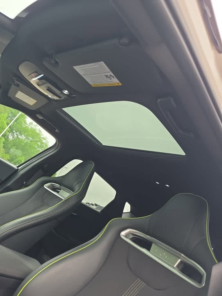 Used 2023 White Kia GT image 8