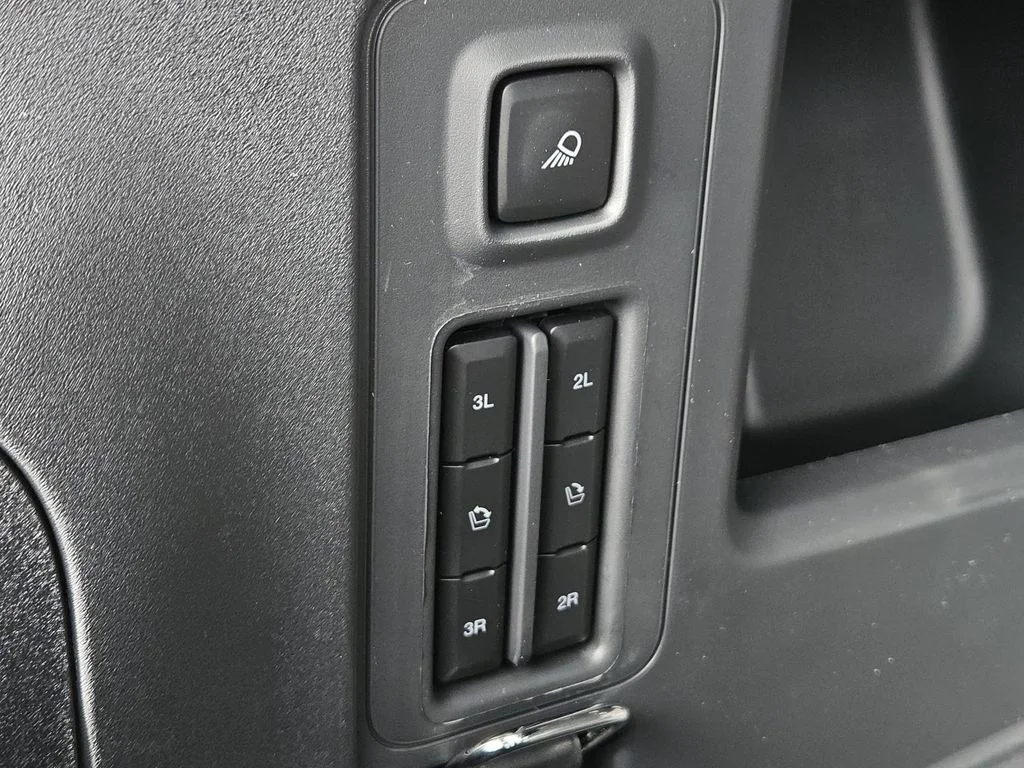 New 2026 Glacier Gray Metallic Tri-Coat Ford Platinum® image 13