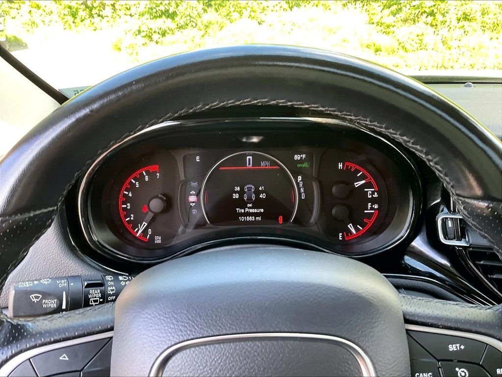 Used 2022 Black Dodge SXT image 15