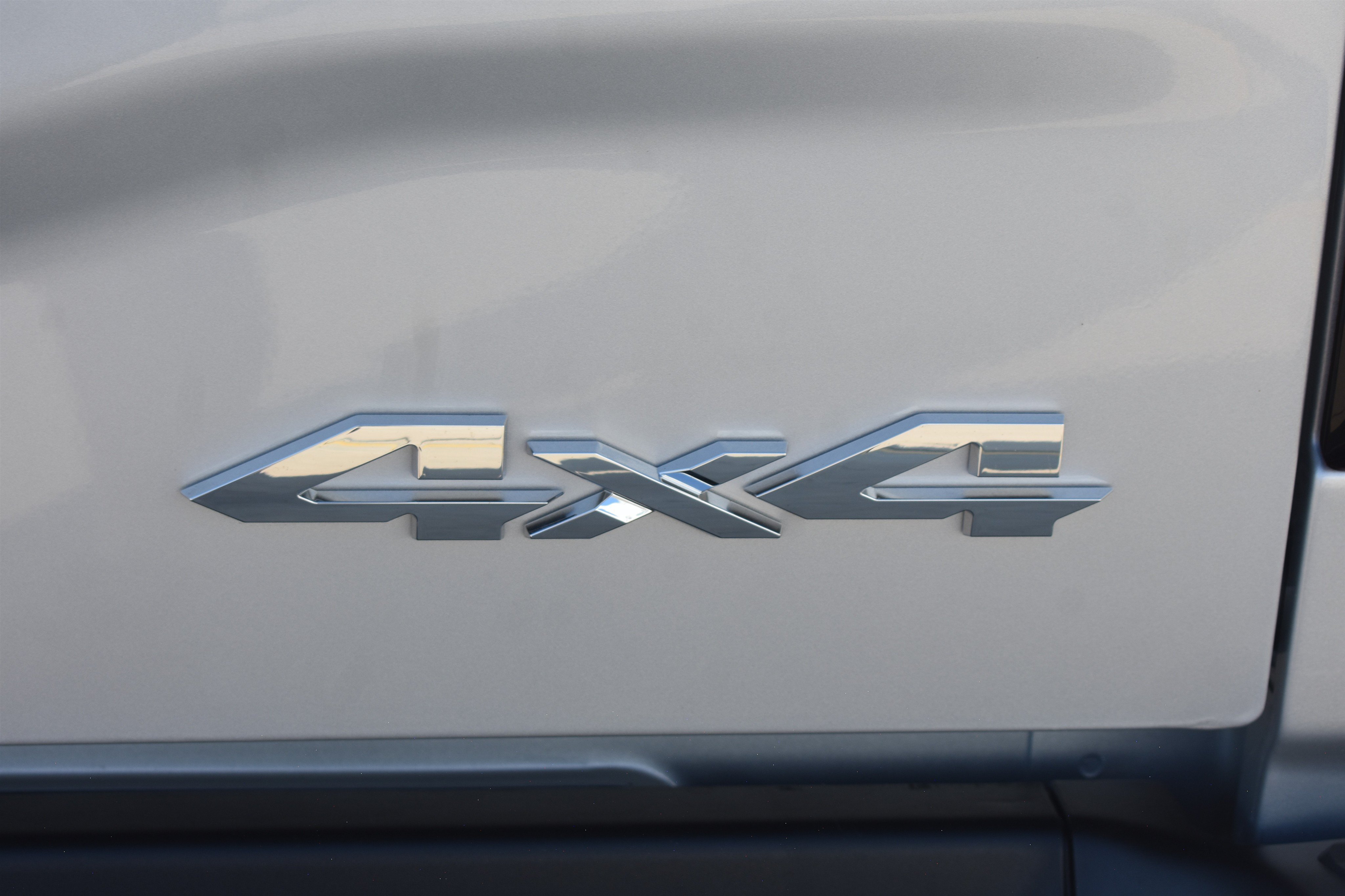 New 2026 Silver-Zynith Exterior Paint RAM Big Horn image 8