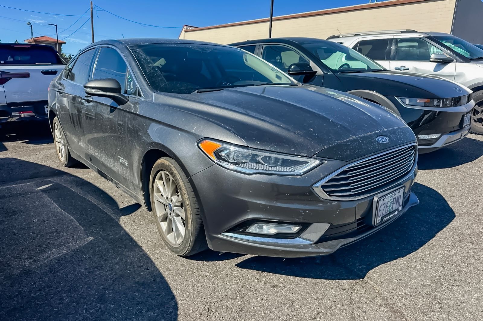 Used 2017 Gray Ford SE Luxury image 2