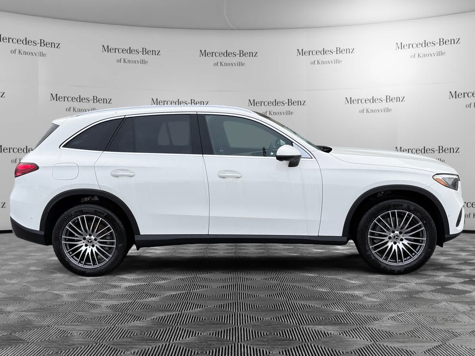 Used 2026 Polar White Mercedes-Benz GLC 300 image 6