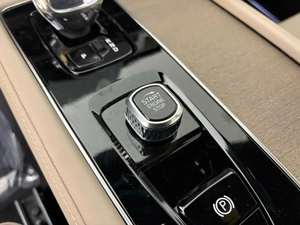 New 2026 White Volvo T8 Plus image 24