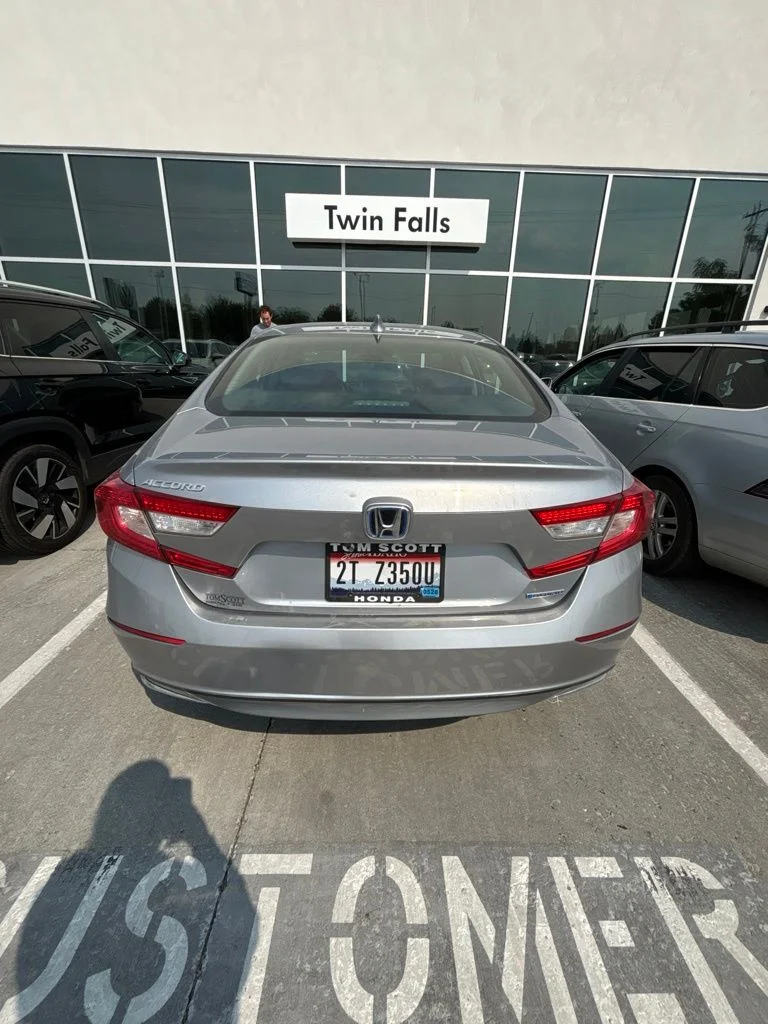 Used 2021 Lunar Silver Metallic Honda Base image 6