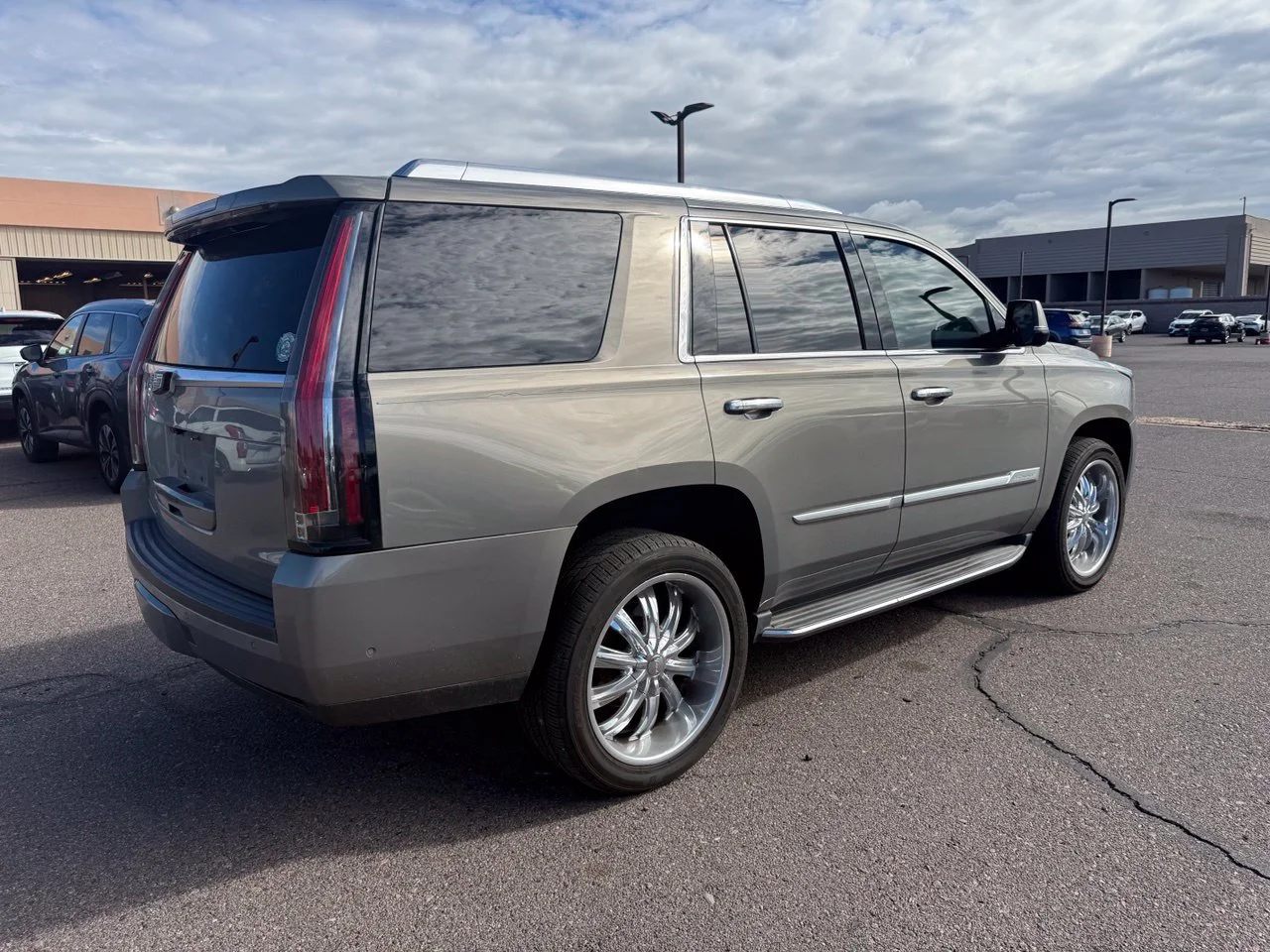 Used 2017 Bronze Dune Cadillac Luxury image 4