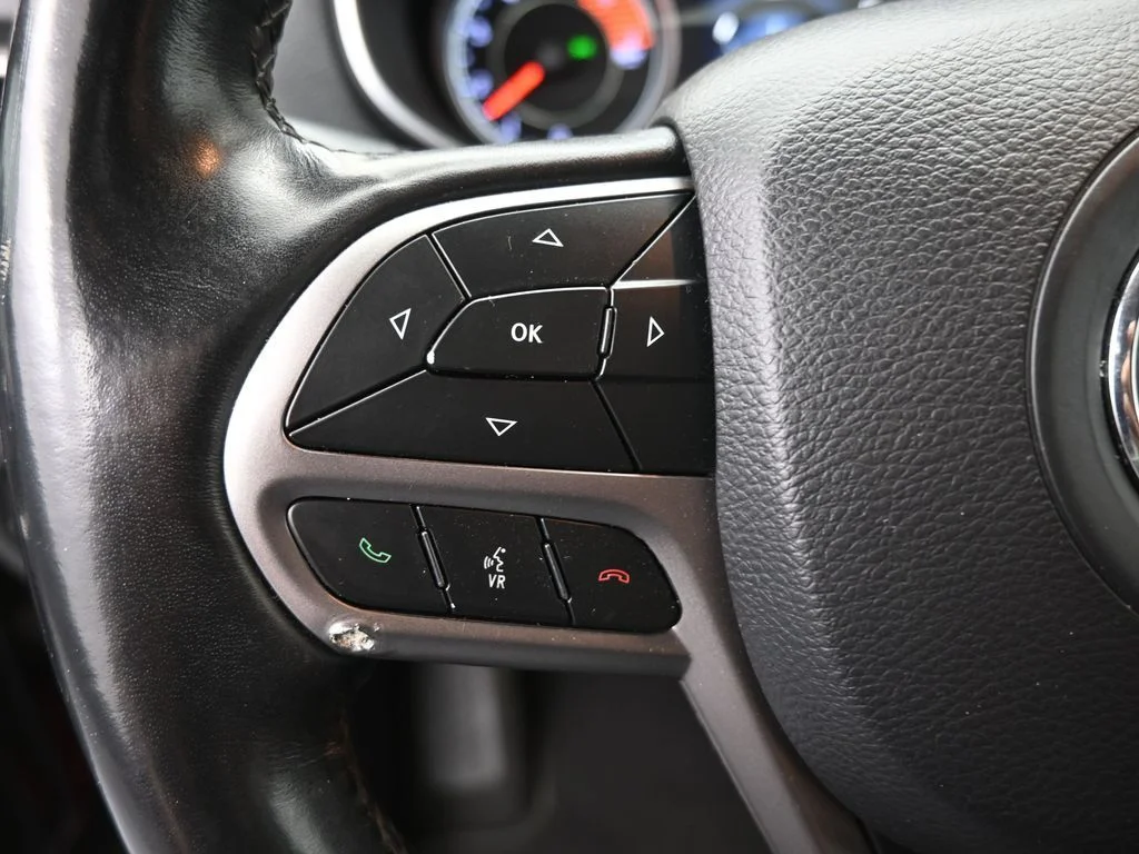 Used 2019 Jeep Cherokee Limited with VIN 1C4PJMDN3KD386076 for sale in Beaumont, TX