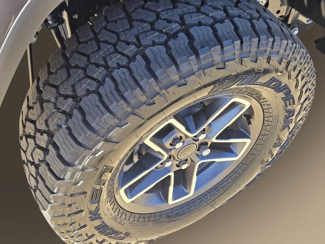 New 2026 Granite Crystal Metallic Clear-Coat Exterior Paint Jeep Mojave image 6