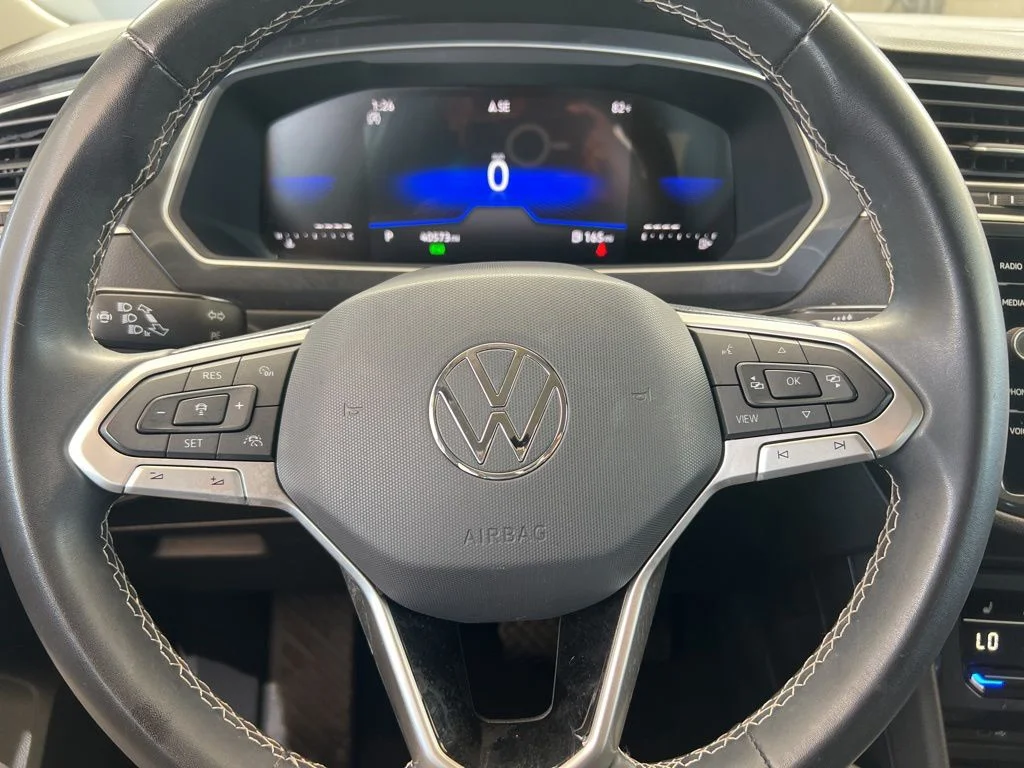 Used 2023 White Volkswagen 2.0T SE image 40