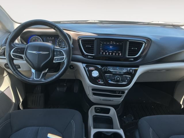 Used 2020 Blue Chrysler LX image 10