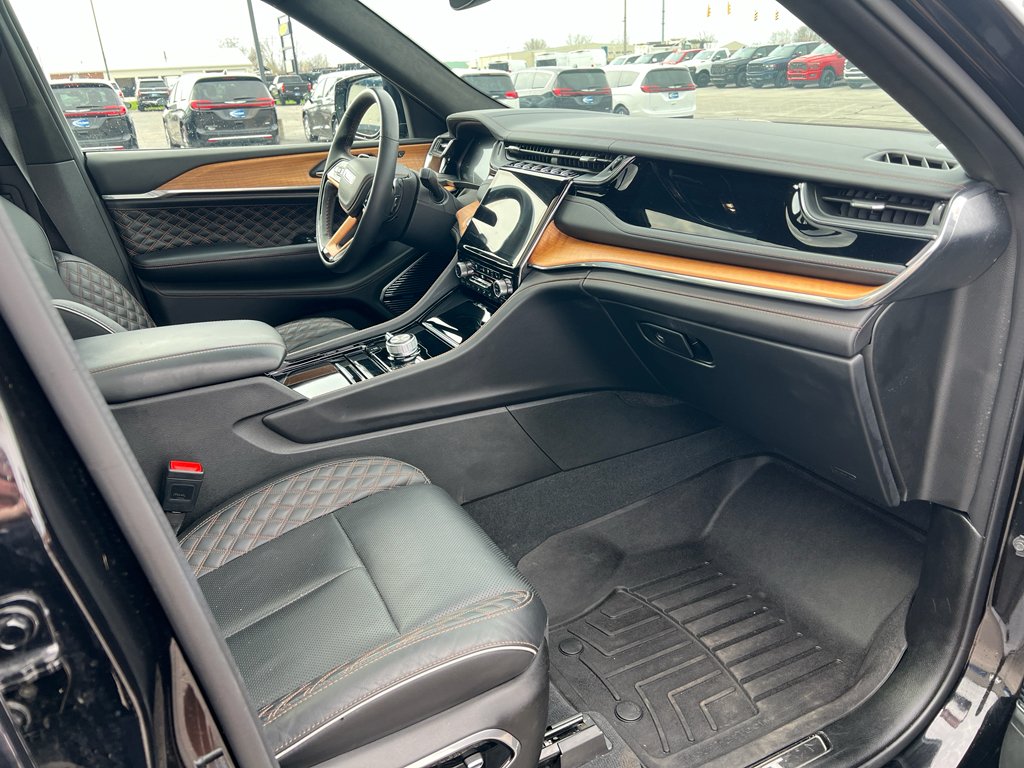 Used 2024 Diamond Black Crystal Pearlcoat Jeep Summit Reserve image 16