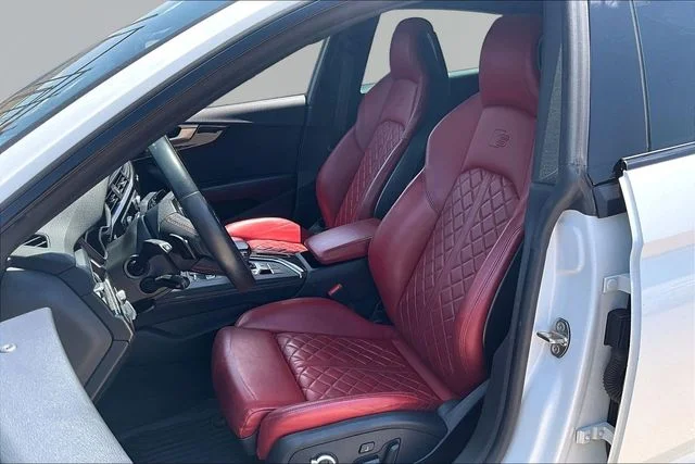 Used 2019 White Audi Prestige image 27
