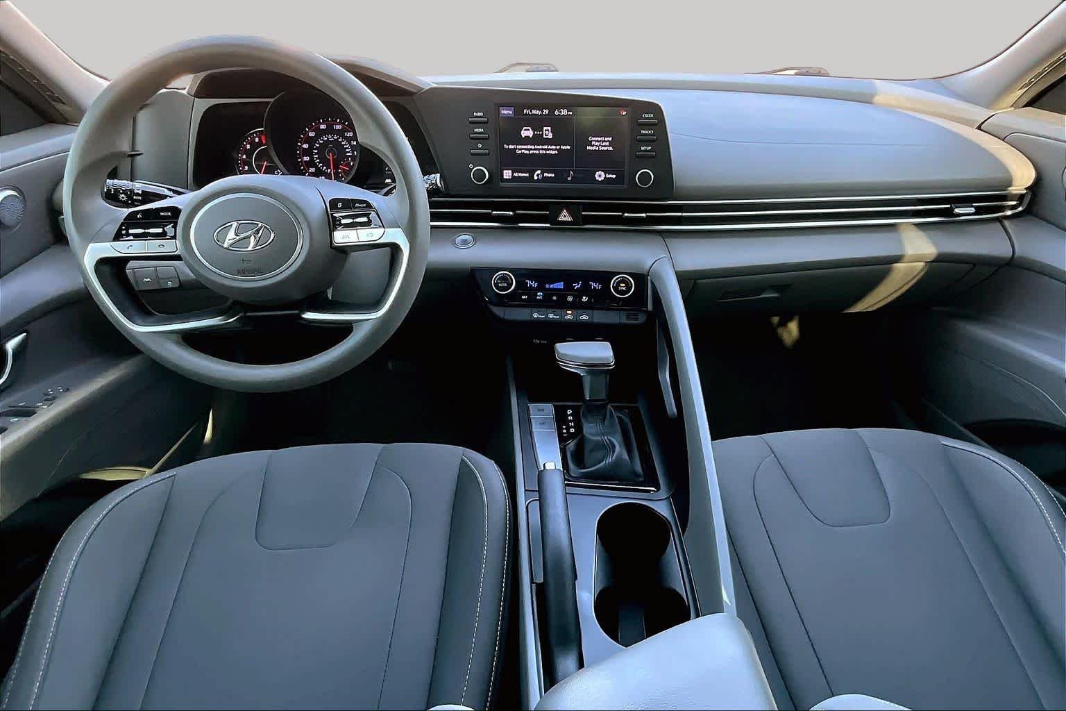 Used 2022 Quartz White Hyundai SEL image 14
