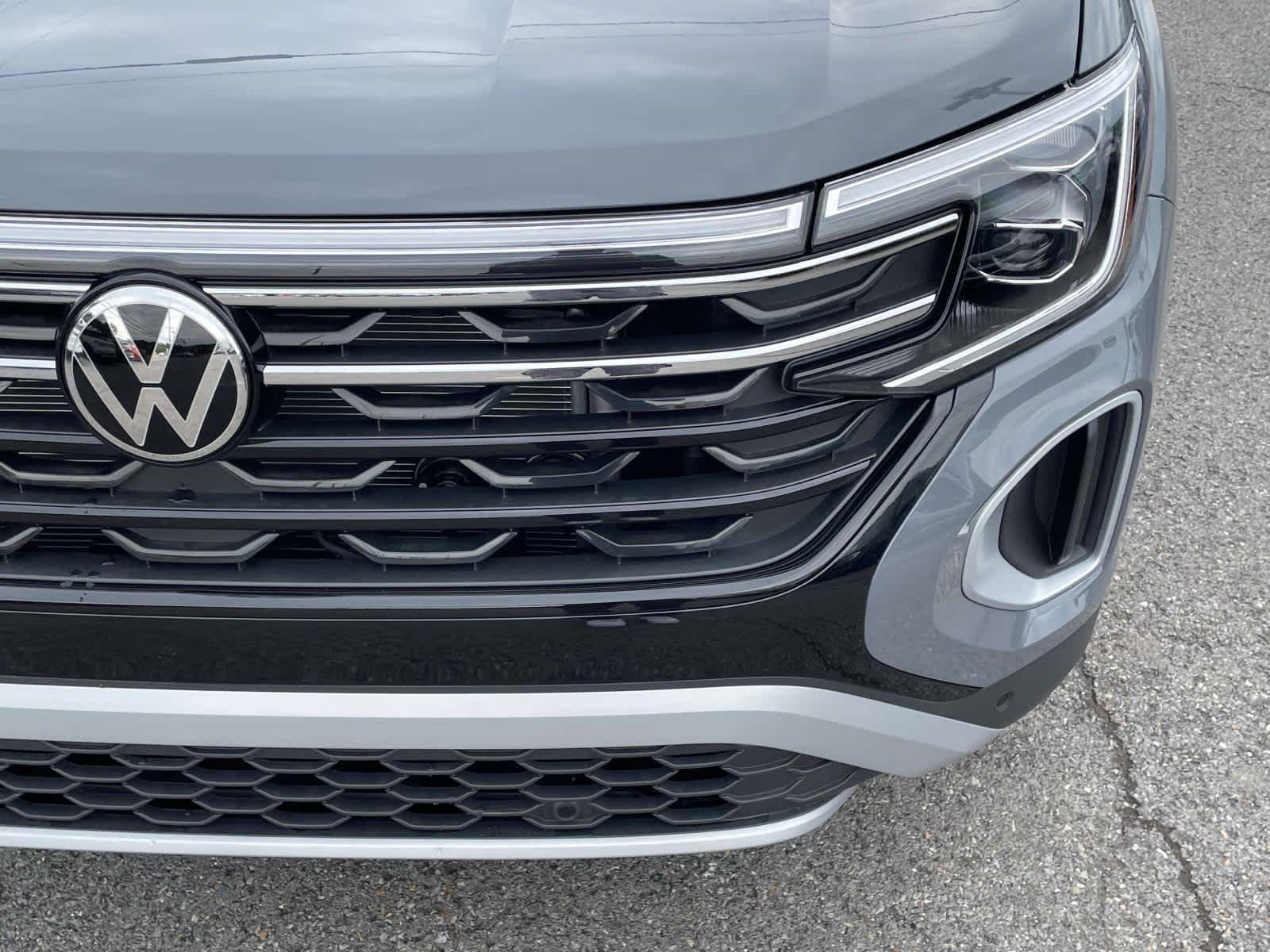 New 2026 Pure Gray Volkswagen 2.0T Peak Edition image 9