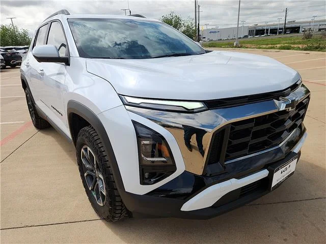 Used 2026 Polar White Tricoat Chevrolet ACTIV Front-Wheel Drive image 6