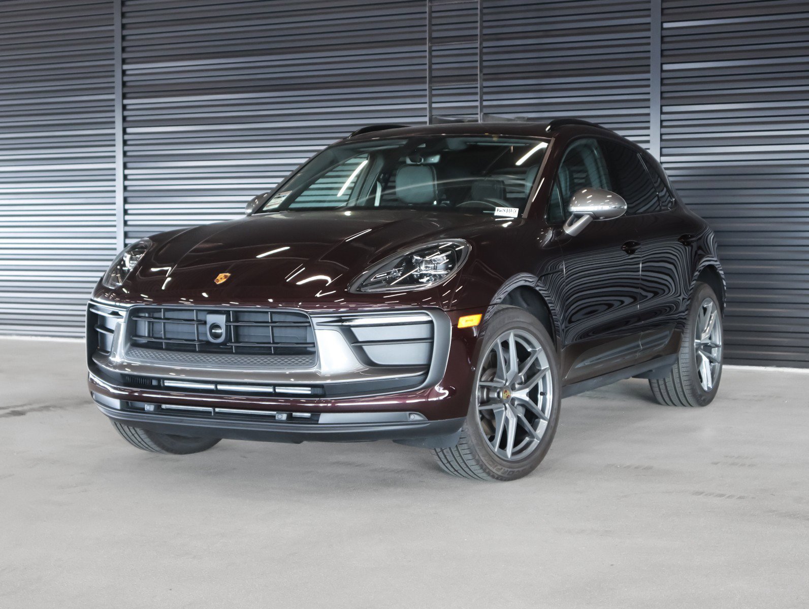 2025 Porsche Macan T