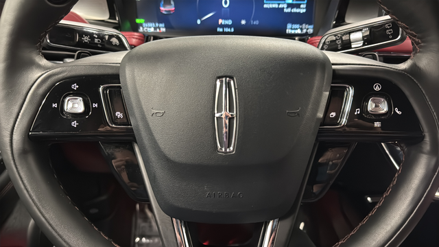Used 2025 Infinite Black Metallic Clearcoat Lincoln Grand Touring image 16