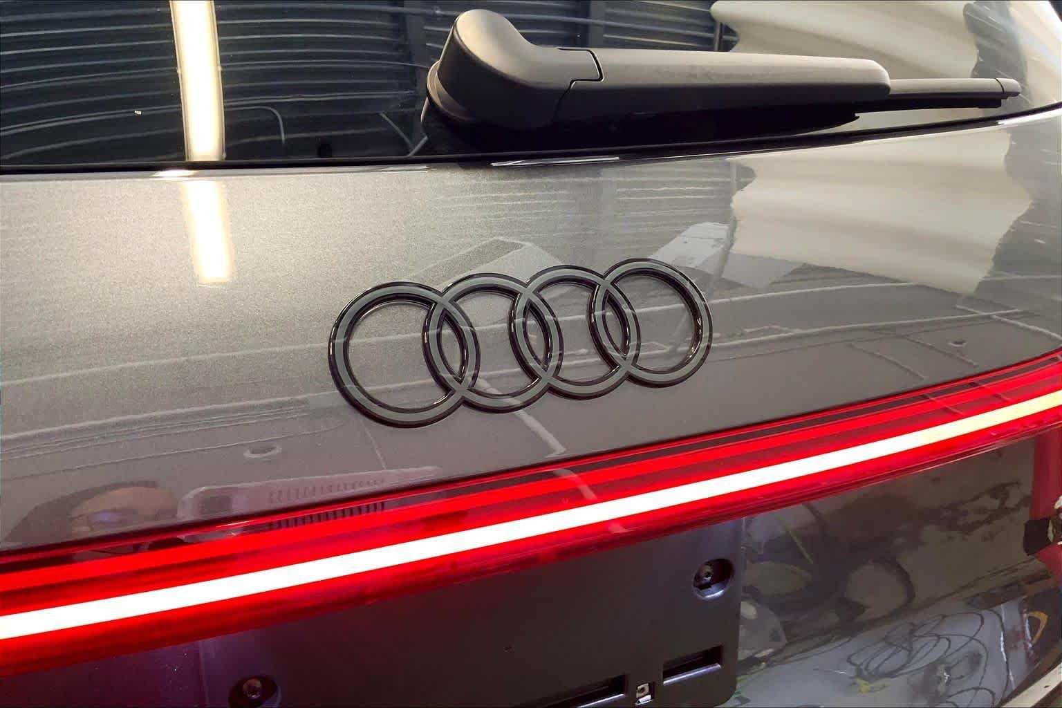 Used 2025 Daytona Gray Pearl Effect Audi Premium Plus image 10