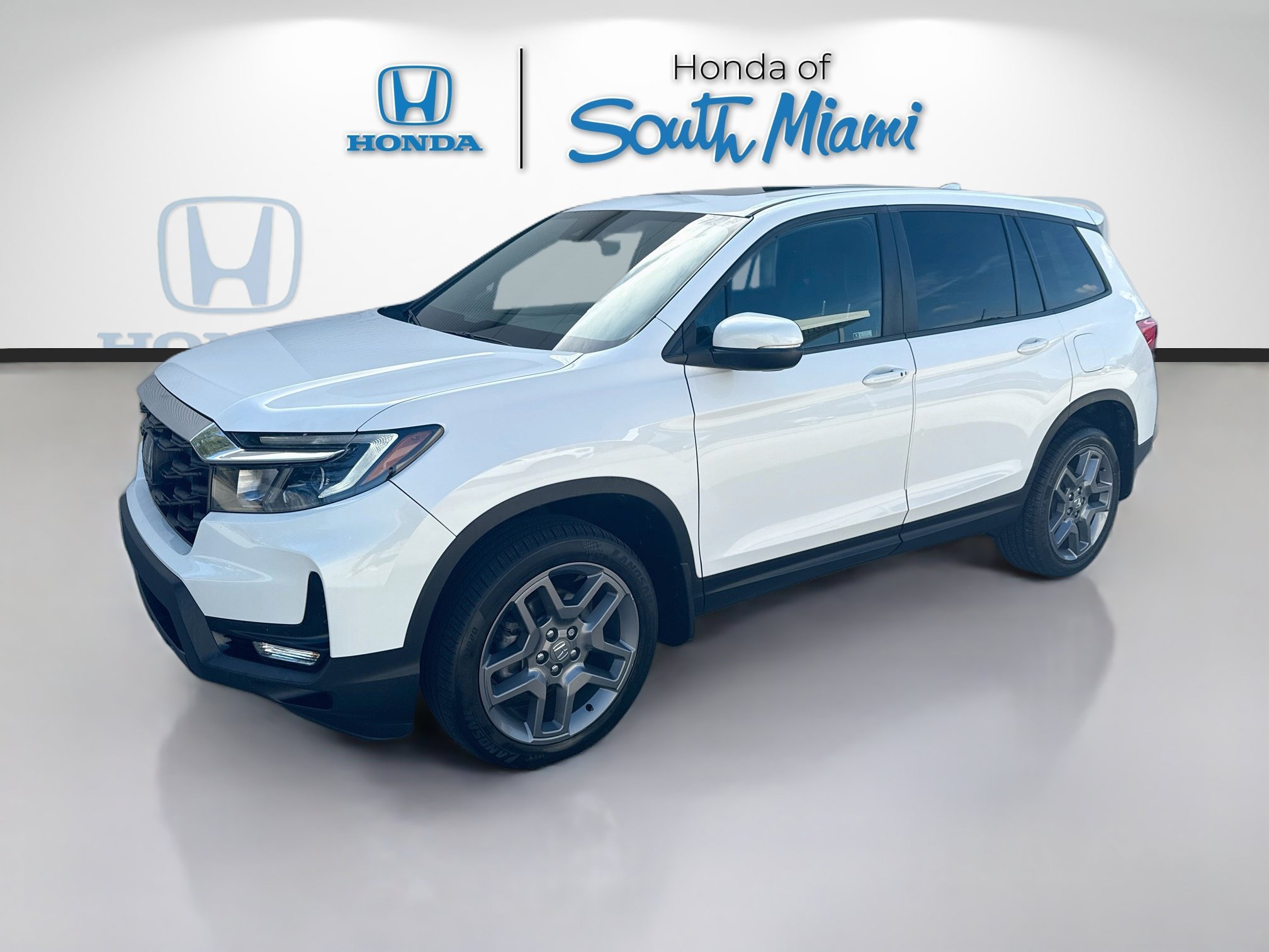 Used 2023 White Honda EX-L image 3