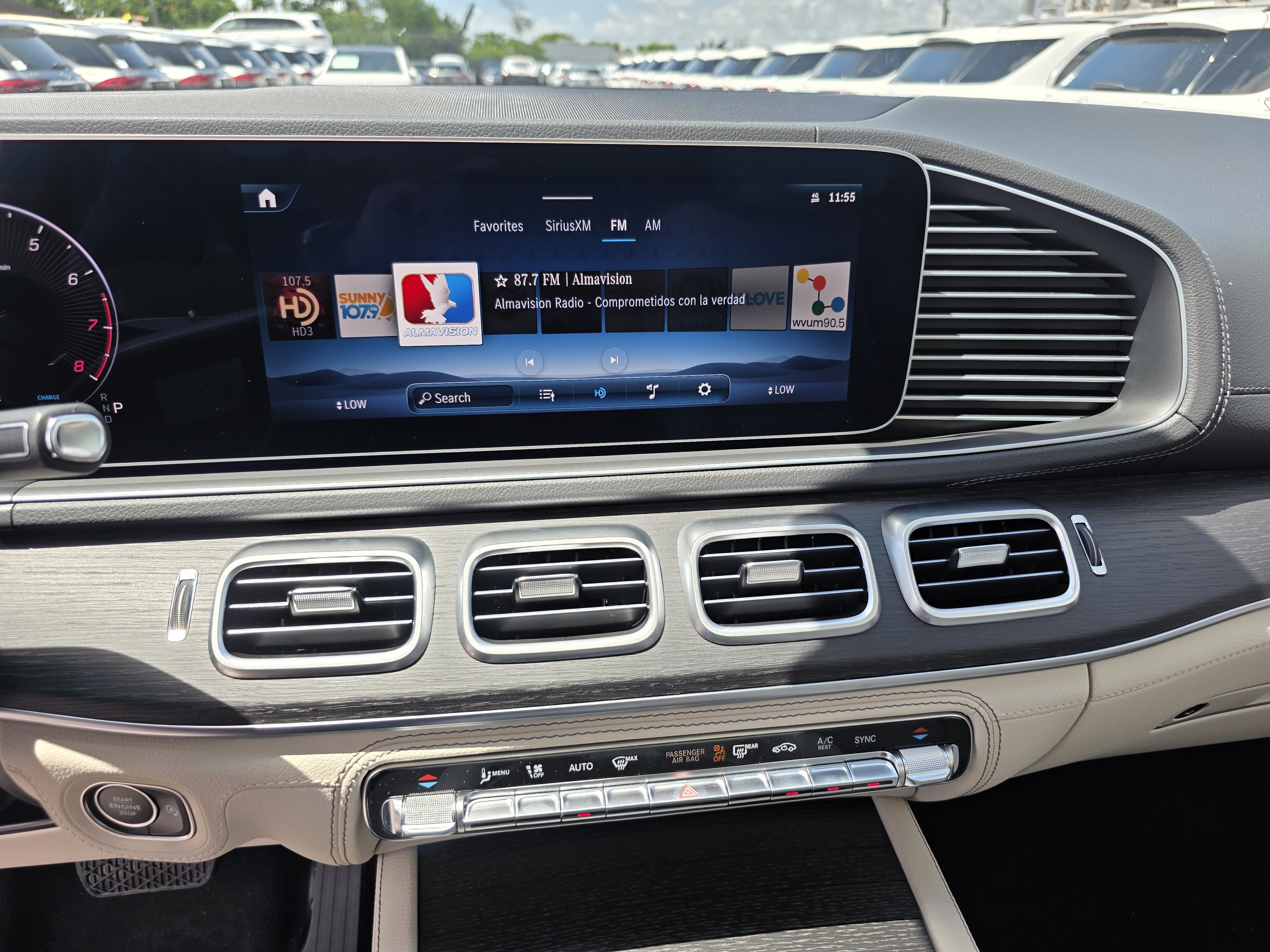 New 2026 MANUFAKTUR Moonlight White Metallic Mercedes-Benz GLE 350 image 50