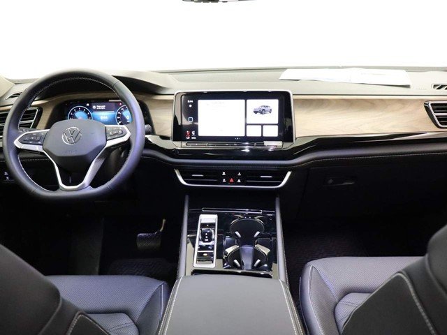 New 2026 Silver Mist Metallic Volkswagen 2.0T SE W/TECHNOLOGY image 12