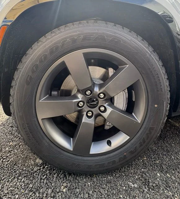 New 2026 Fuji White Land Rover X-Dynamic SE image 2