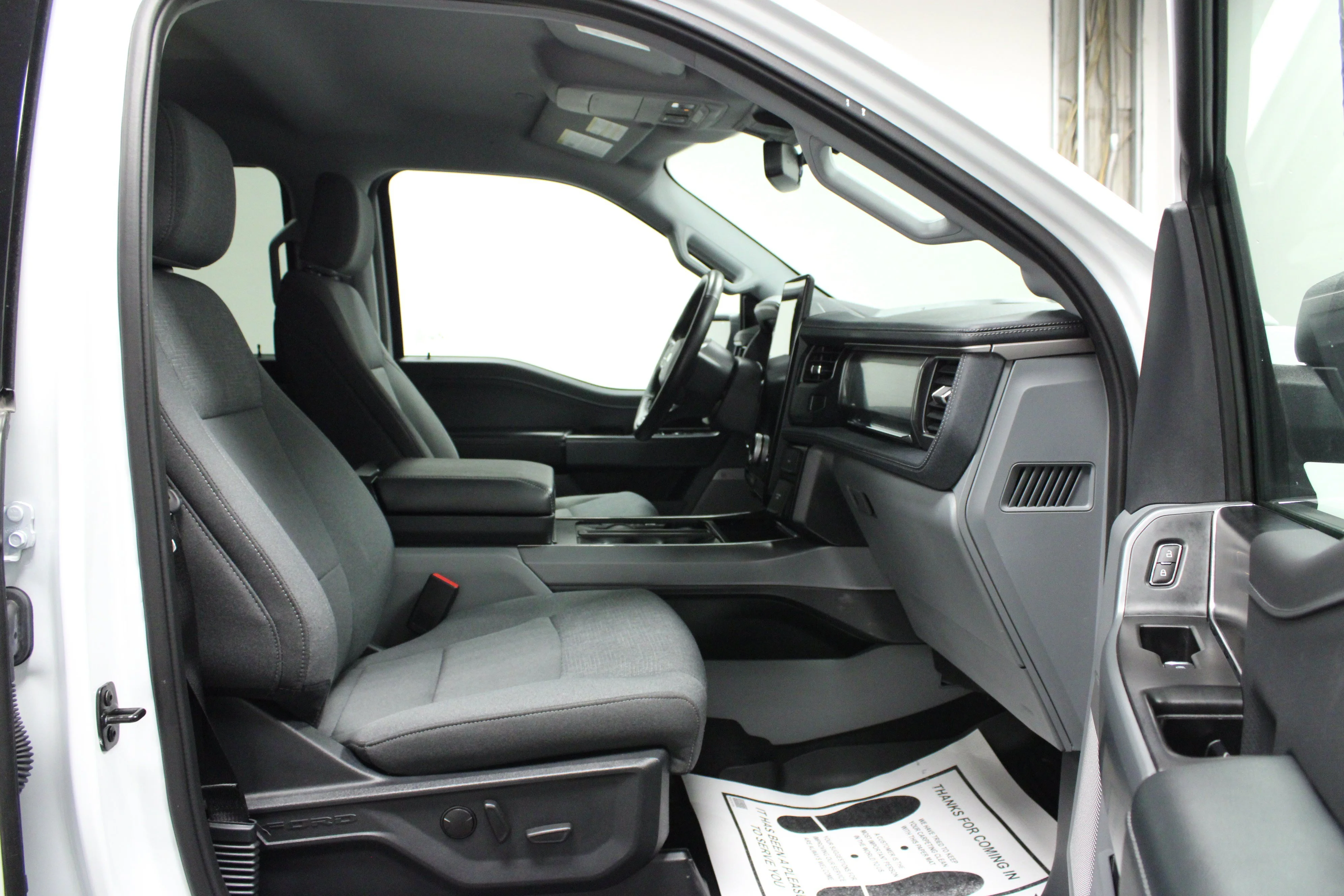 Used 2024 Oxford White Ford Flash image 16